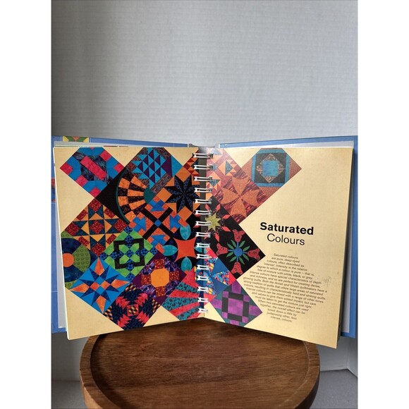 The Quilter's and Patchworker's Colour Mixing Bible By Cecilia Eddy UK Edition - Picture 4 of 7